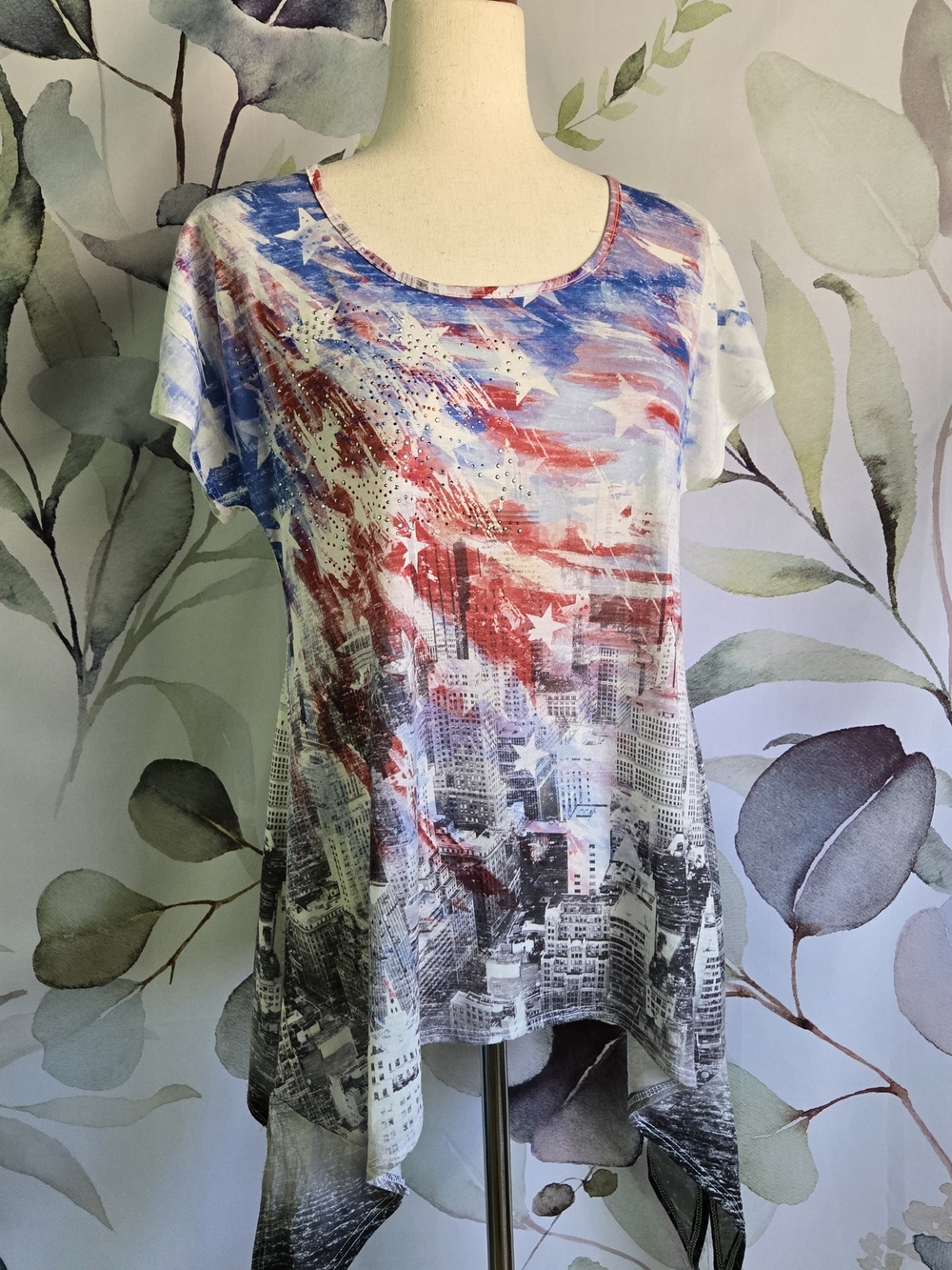 B.L.E.U. | USA Flag Print Short Sleeve Tunic Top in Red White Blue sz M